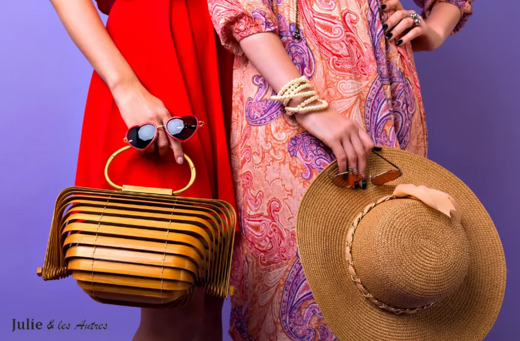 Chapeau, sacs et lunettes de soleil